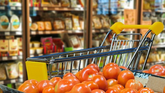Налетай – подешевело! Обзор цен на продукты в московских супермаркетах к третьей неделе августа