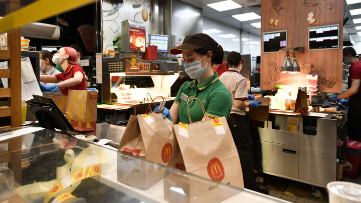 В рестораны, принадлежавшие компании McDonald’s, начали набирать сотрудников