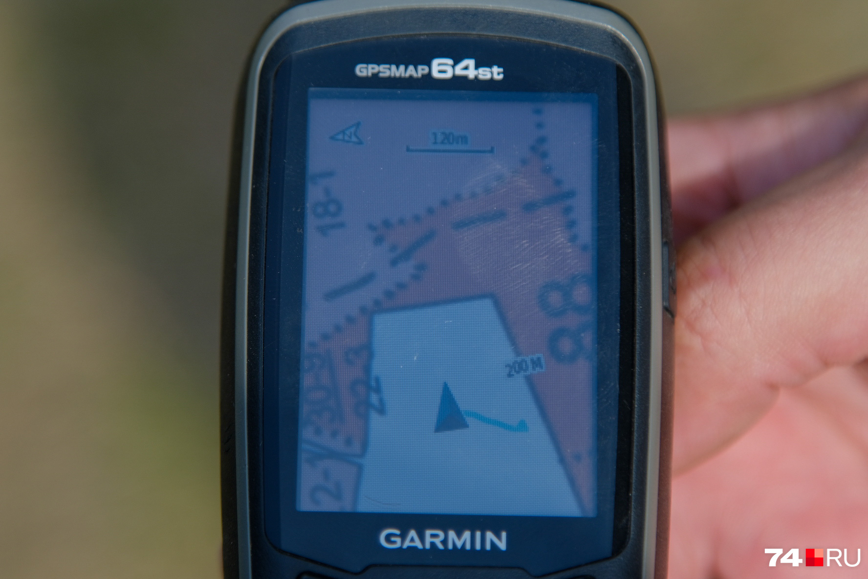 Белый прямоугольник на GPS-навигаторе — это территория, красная зона вокруг — лесной фонд Белый прямоугольник на GPS-навигаторе — это территория, красная зона вокруг — лесной фонд