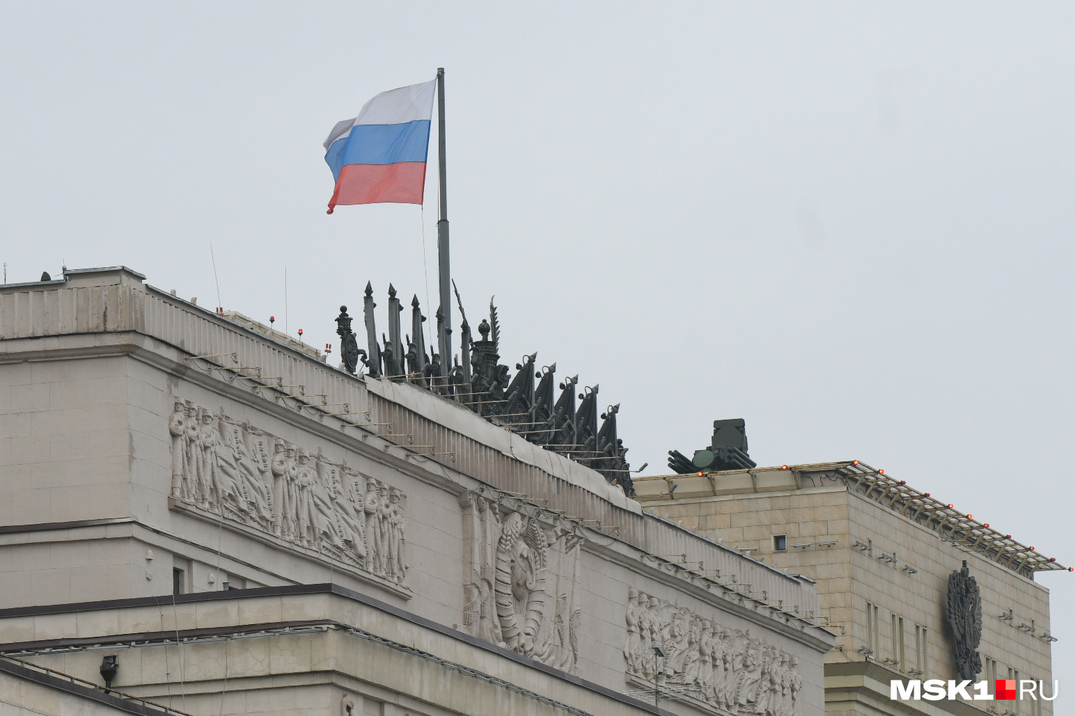 На крыше Минобороны в Москве появилась военная техника: новости СВО за 20 января