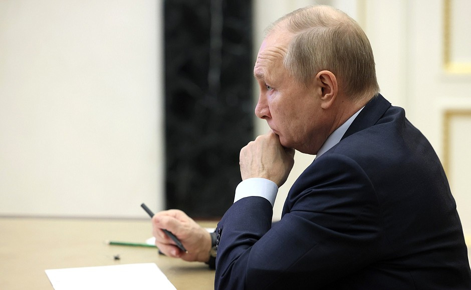 «Угроза нарастает, чего греха таить»: Путин — о ядерном оружии, сроках СВО и новых выплатах медикам