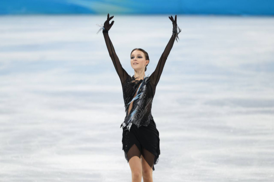 Анна Щербакова — олимпийская чемпионка по фигурному катанию