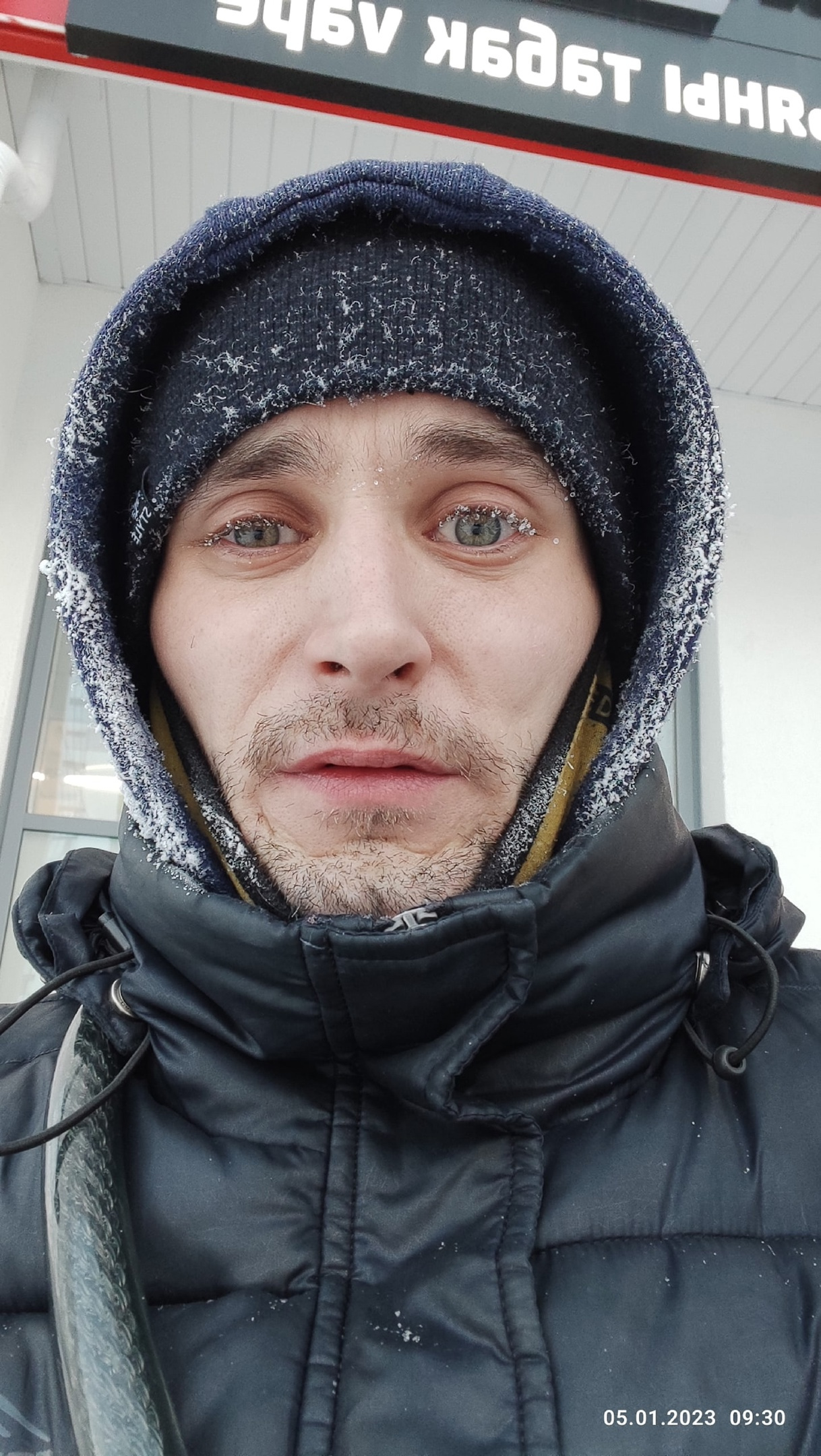 Тюменец говорит, что из-за постоянного движения ему даже жарко Тюменец говорит, что из-за постоянного движения ему даже жарко