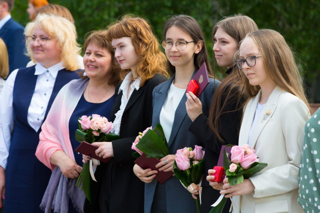 25 июня в Сургуте организован общегородской выпускной 25 июня в Сургуте организован общегородской выпускной