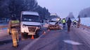 Под Красноярском из-за аварии грузовиков и легковушки образовалась пробка