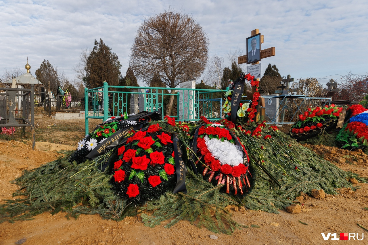 Погибший боец ЧВК «Вагнер» покоится на Аллее Славы Верхнезареченского кладбища
