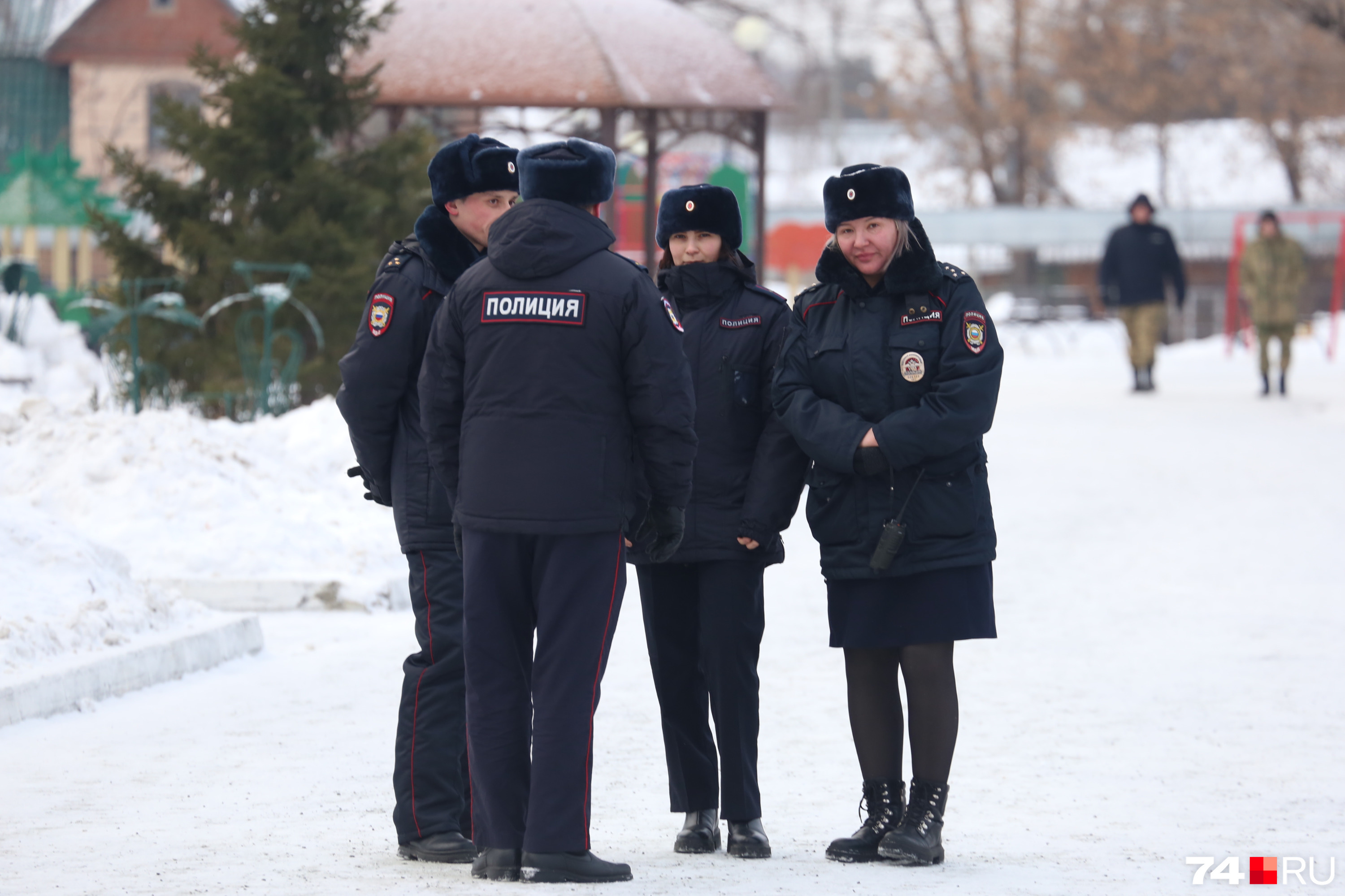Кажется, сотрудников полиции и СМИ было больше Кажется, сотрудников полиции и СМИ было больше