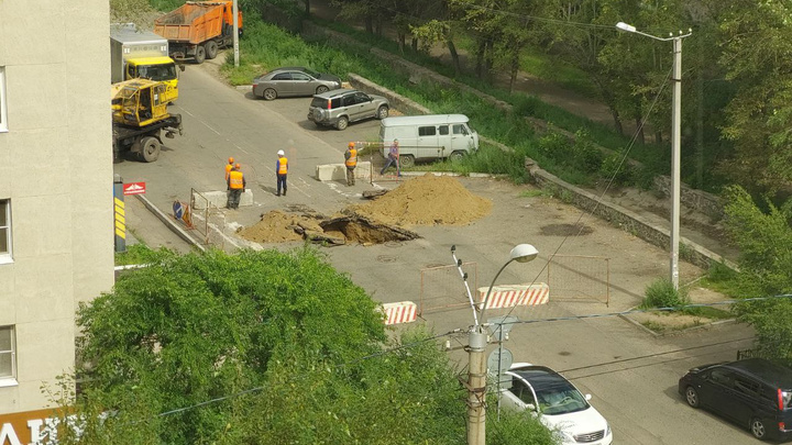 Улицу Балябина перекрыли 15 июля в Чите для ремонта теплотрассы