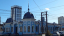 18-этажка рядом с историческими постройками в центре Челябинска возмутила краеведа