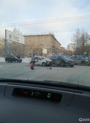 Прямая трансляция новосибирск. Пробка на Петухова Новосибирск сейчас.