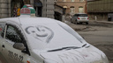 Снегопады и -9 градусов: непогода накрыла Новосибирск — на дорогах собираются пробки