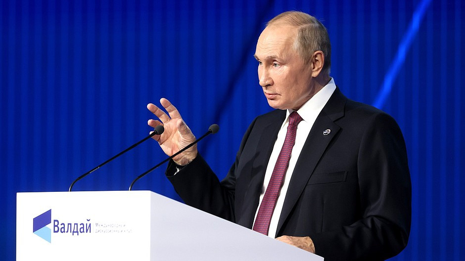 О планах СВО, отношениях с Китаем и западных санкциях: о чем Путин больше трех часов говорил на «Валдае»