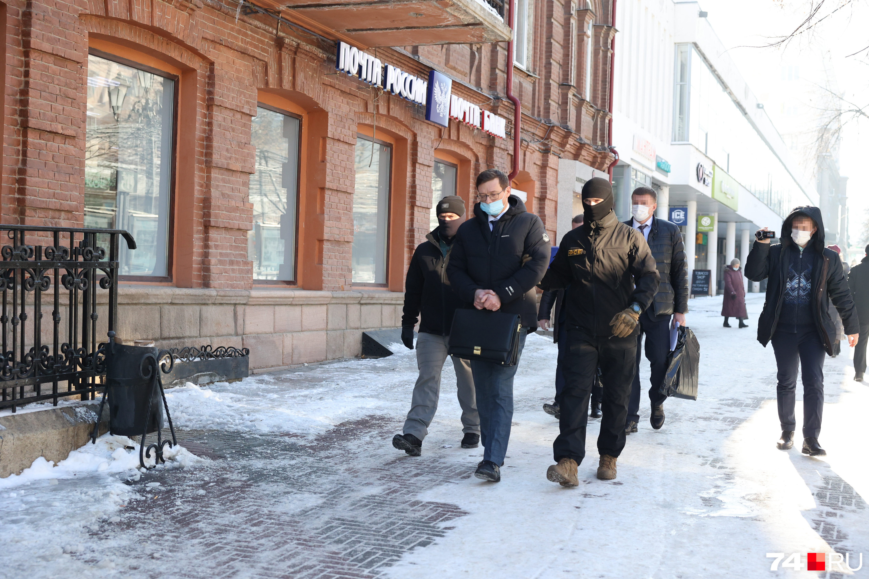 Сотрудники ФСБ забрали Кузнецова с рабочего места после обысков в феврале 2022 года