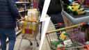 «Не сходите с ума!»: ярославцы разругались из-за скупщиков муки и курицы в супермаркете