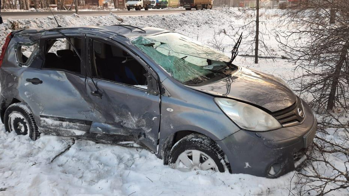 18-летний пассажир легковушки госпитализирован после ДТП на трассе М-5 в Челябинской области