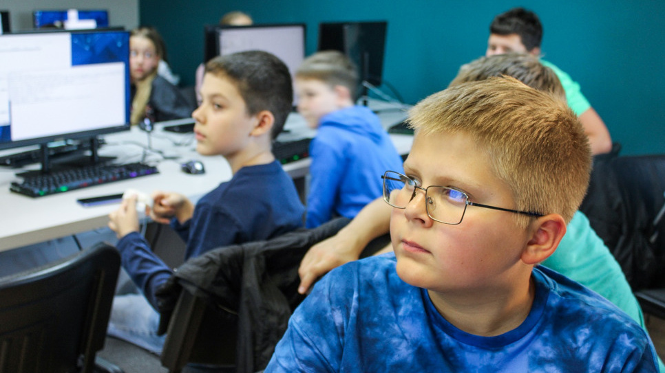 В Екатеринбурге пригласили детей в международную Компьютерную академию