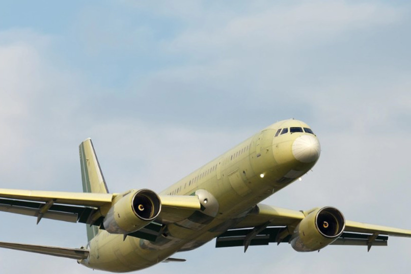 Самолет Tupolev Tu-214PU, который вчера сделал несколько кругов над Тюменью Самолет Tupolev Tu-214PU, который вчера сделал несколько кругов над Тюменью
