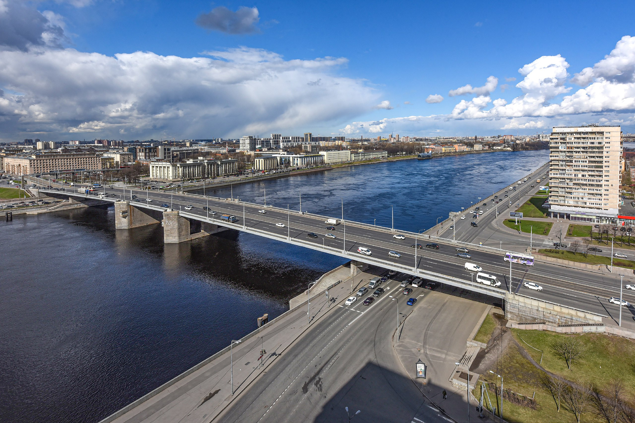 Разводка Володарского моста в Петербурге ночью 2 декабря 2022 г. - 1  декабря 2022 - ФОНТАНКА.ру