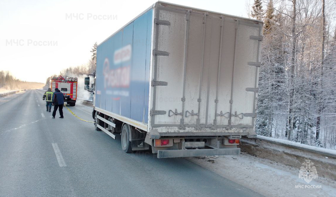 На трассе в Костромской области спасли екатеринбуржца, который застрял на дороге в 33-градусный мороз