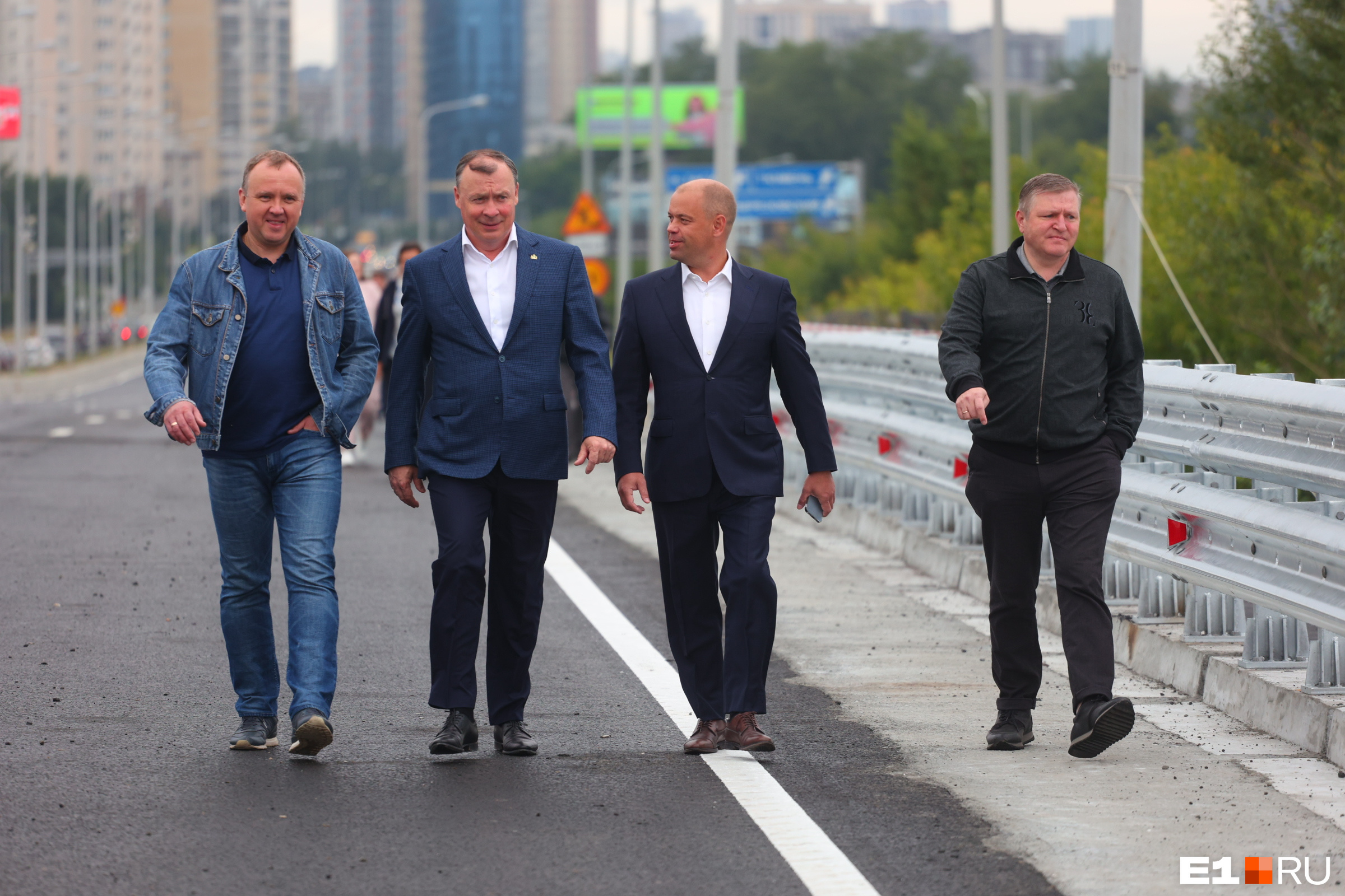 Алексей Орлов и его коллеги из мэрии встали пораньше ради открытия дороги