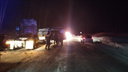 Два грузовика столкнулись на дороге до Новосибирска — один водитель погиб