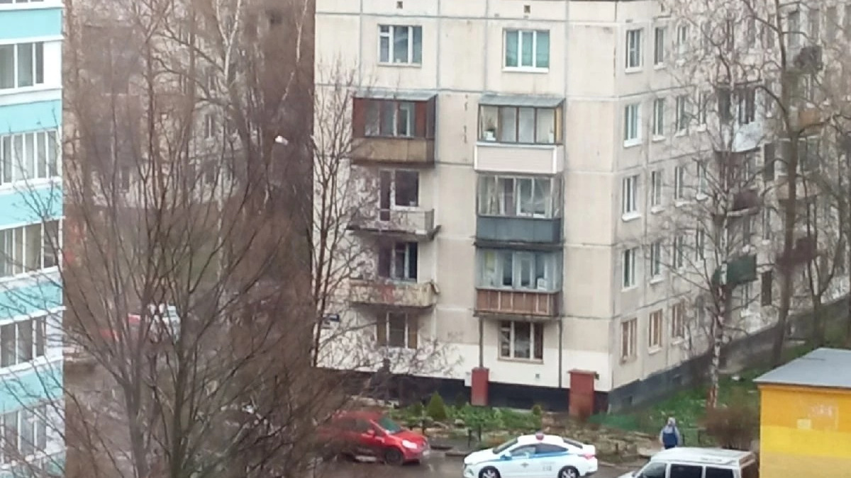 В Москве задержали подозреваемых во взрыве фейерверка в подъезде петербургского жилого дома