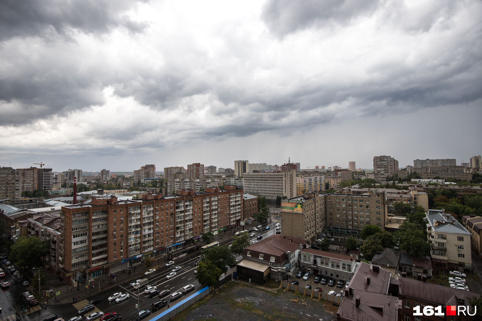 Ветер в ростове на дону. Здания Ростова. Дождь в Ростове на Дону. Атмосфера города. Климат в городе Ростов на Дону.