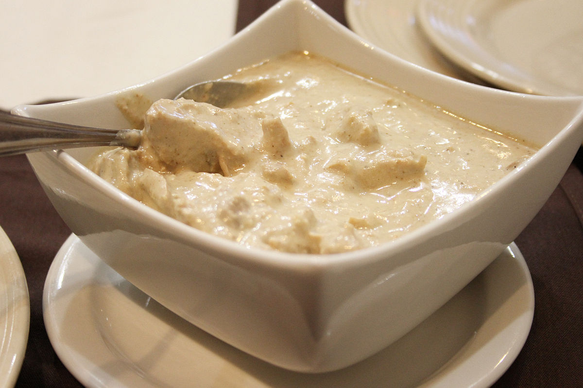 По грузинской кулинарной традиции, слово «сациви» переводится максимально просто: «холодное блюдо»