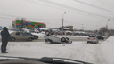 Седан перевернулся на крышу: массовое ДТП произошло на улице Ватутина в Новосибирске