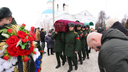 «Он любил жизнь»: в Ярославле с почестями похоронили мобилизованного байкера