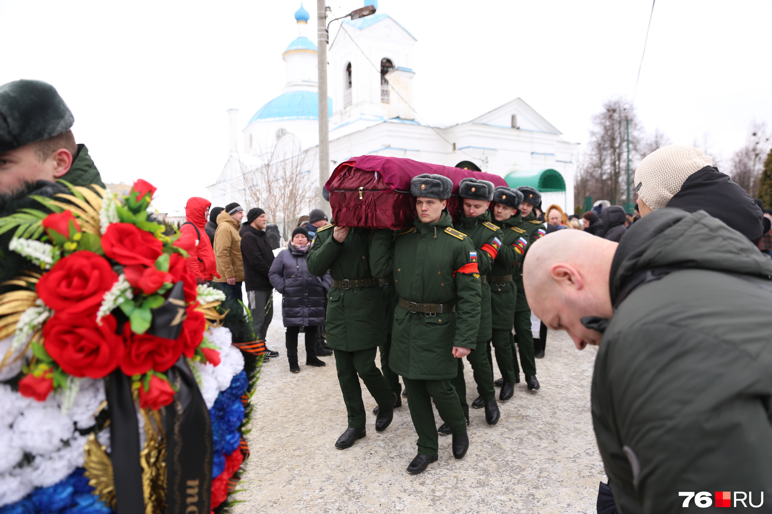 Похороны солдата погибшего на украине. Простились с погибшим в Ярославской.