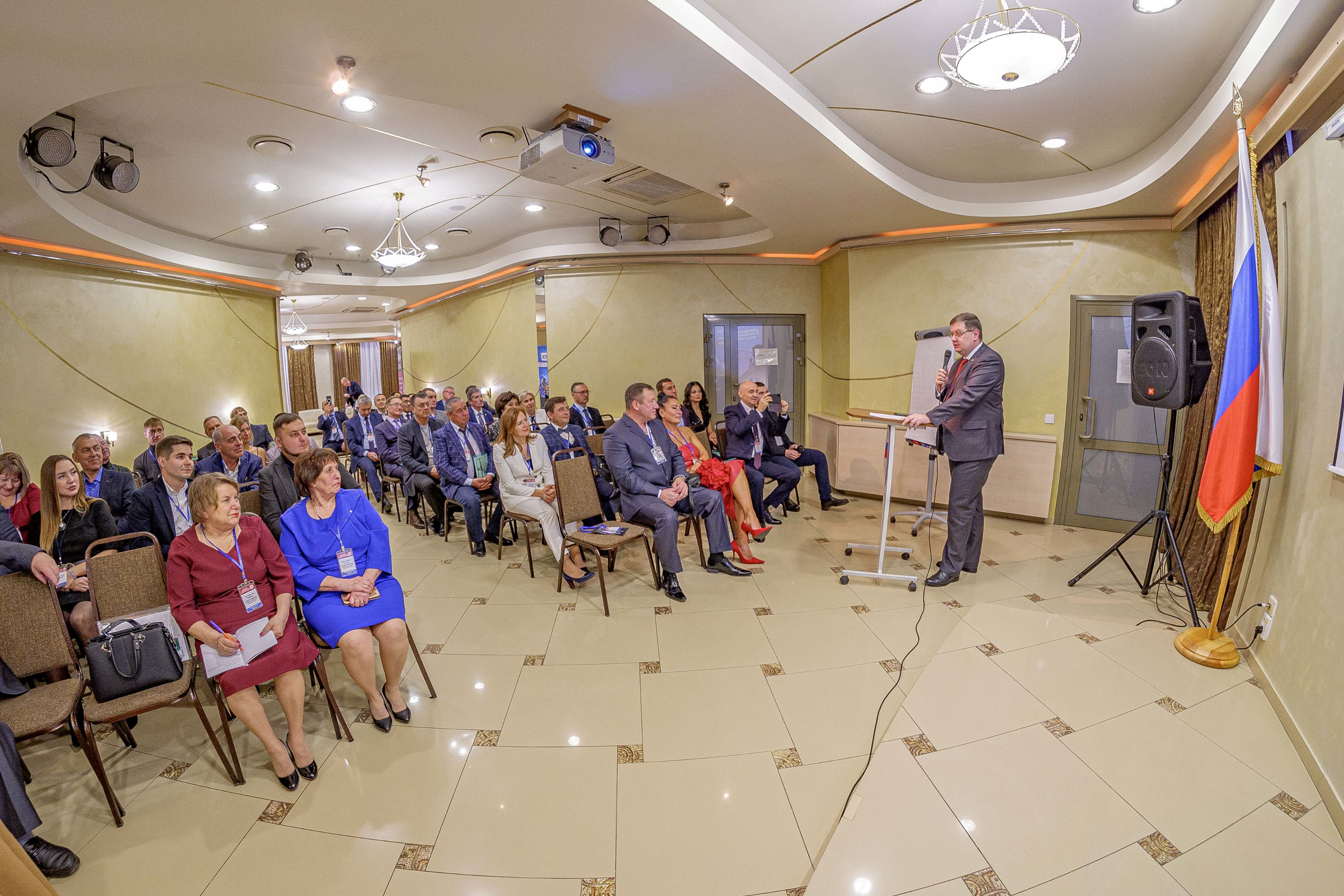Алексей Лапушкин выступил на бизнес-приеме фонда регионального развития «Перспектива»