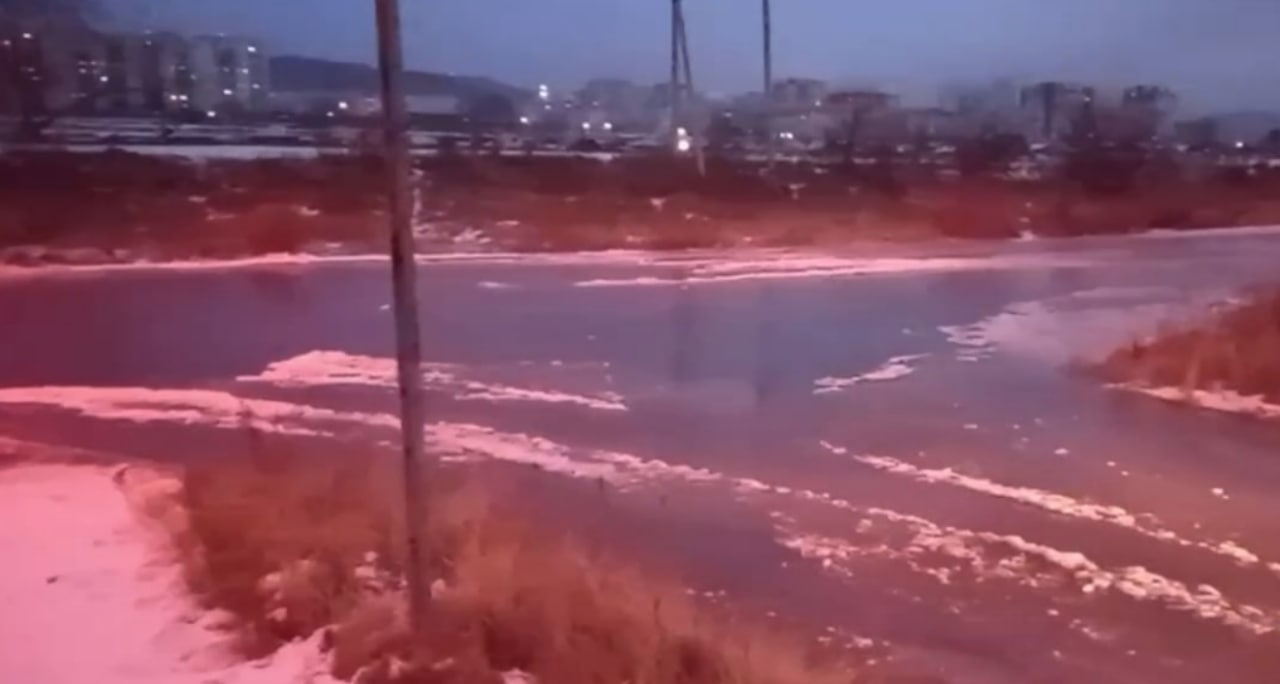 Озеро из фекалий затопило микрорайон Читы