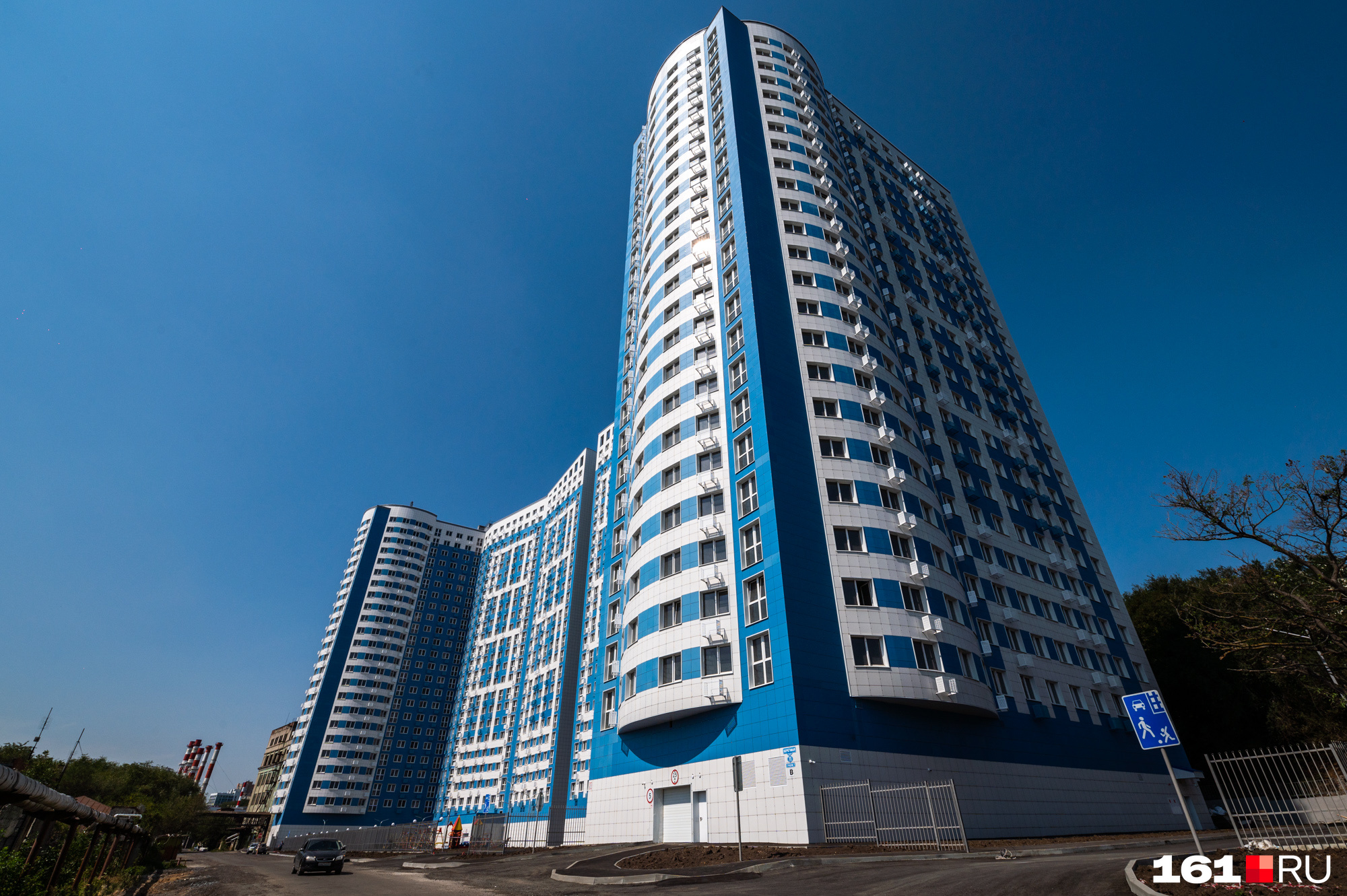 Высота «Державинского» — более 81 метра, здание стоит на отметке <nobr>7 метров</nobr> над уровнем моря. То есть общая высота приблизилась к <nobr>89 метрам</nobr> Высота «Державинского» — более 81 метра, здание стоит на отметке <nobr>7 метров</nobr> над уровнем моря. То есть общая высота приблизилась к <nobr>89 метрам</nobr>