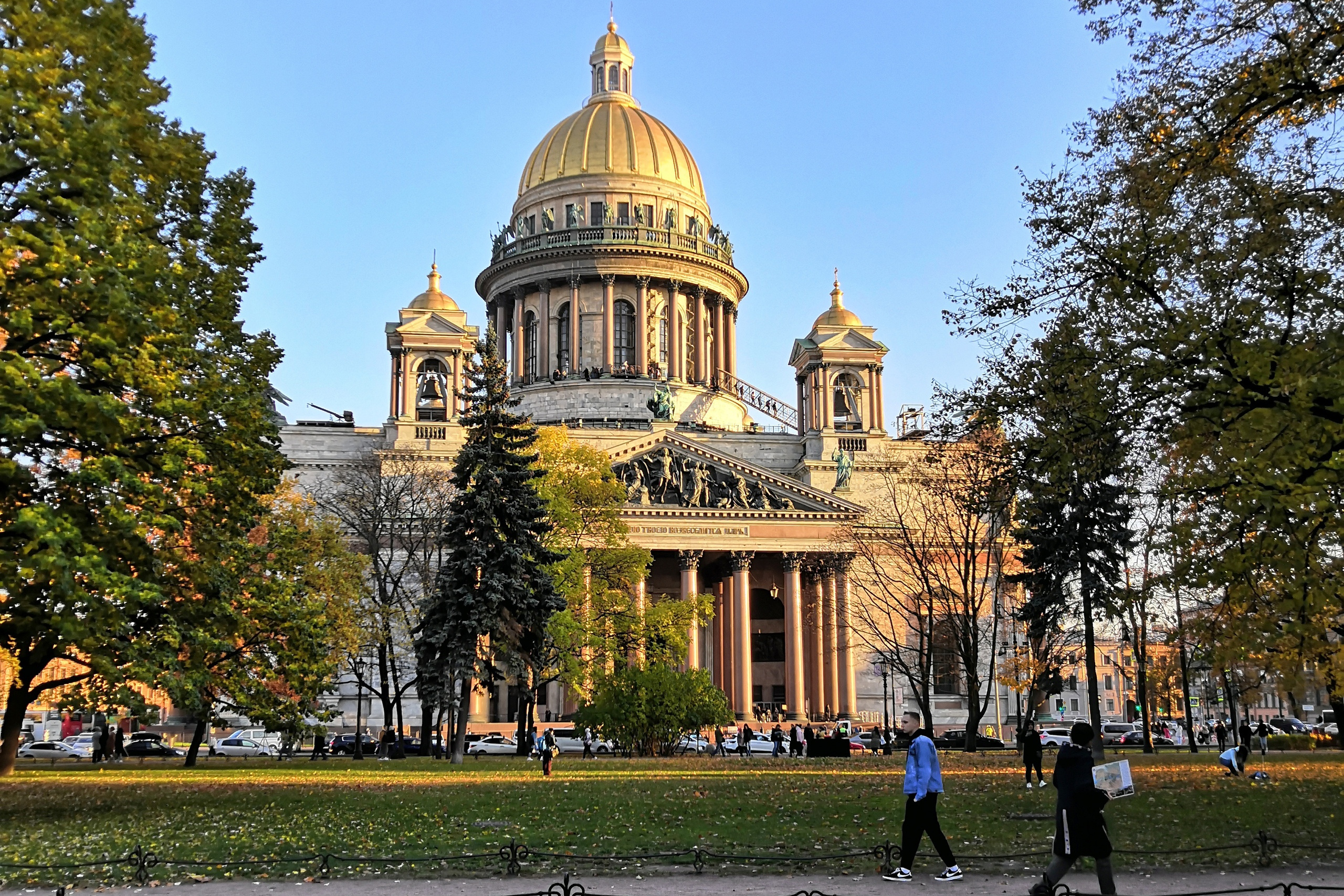 Экскурсии в санкт петербурге туры 5. Санкт-Петербург экскурсии. Петербург туризм. Экскурсии в сентябре Санкт-Петербург. Студенты в Санкт-Петербурге картинки.