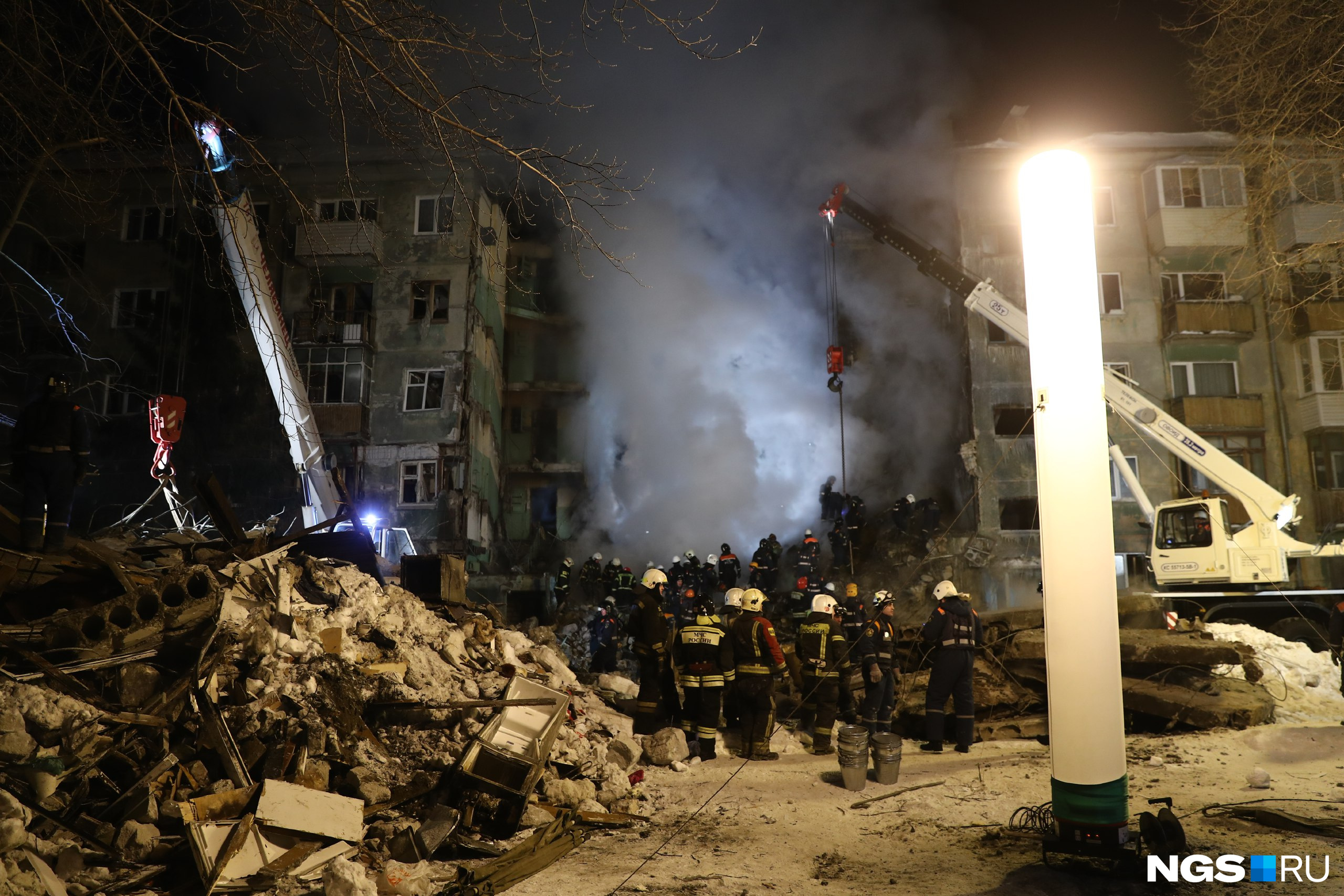 Траур в новосибирске. Взрыв дома в Новосибирске. Взрыв газа в домах за прошлые года. Взорванное здание.