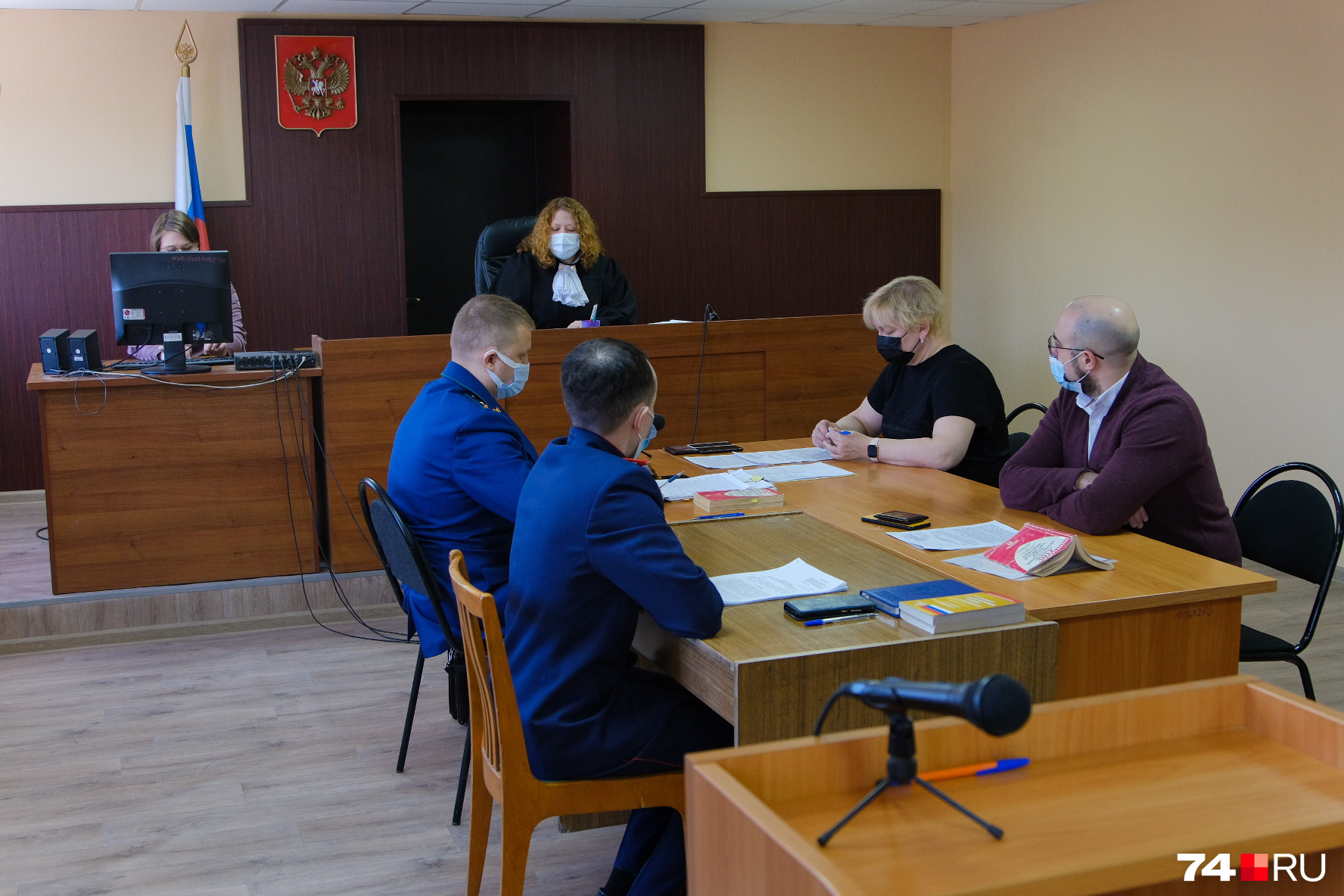 Интересы Кузнецова в суде представляли два адвоката