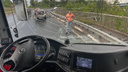В Ярославле автобус подмосковного перевозчика на мосту врезался в легковушку
