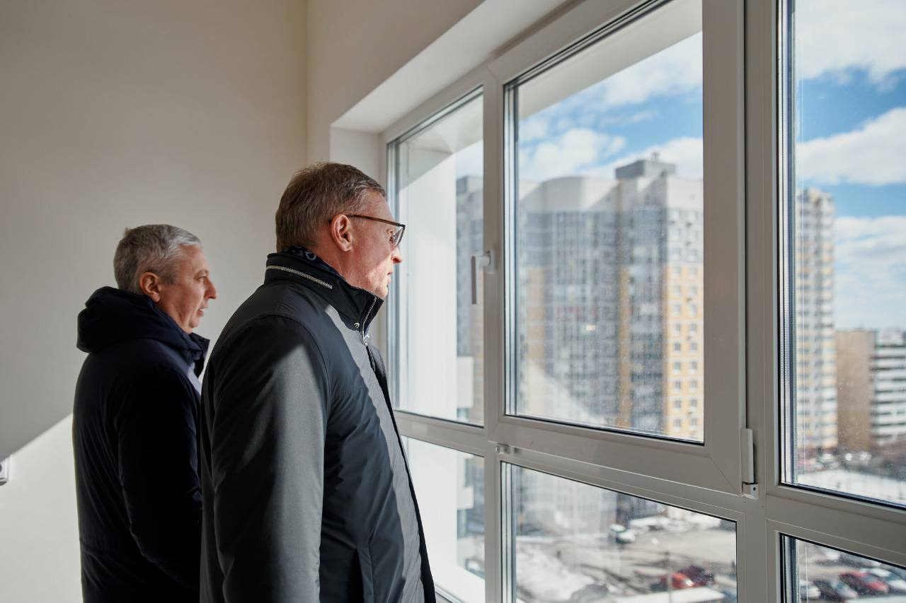 В Омске застройщик «Шишимской горки» <a href="https://ngs55.ru/text/realty/2022/10/25/71764079/" class="_" target="_blank">работает над «Кварталами Драверта»</a>. Компания «Брусника» планирует сдать на левобережье около 300 тысяч кв. м жилья В Омске застройщик «Шишимской горки» <a href="https://ngs55.ru/text/realty/2022/10/25/71764079/" class="_" target="_blank">работает над «Кварталами Драверта»</a>. Компания «Брусника» планирует сдать на левобережье около 300 тысяч кв. м жилья