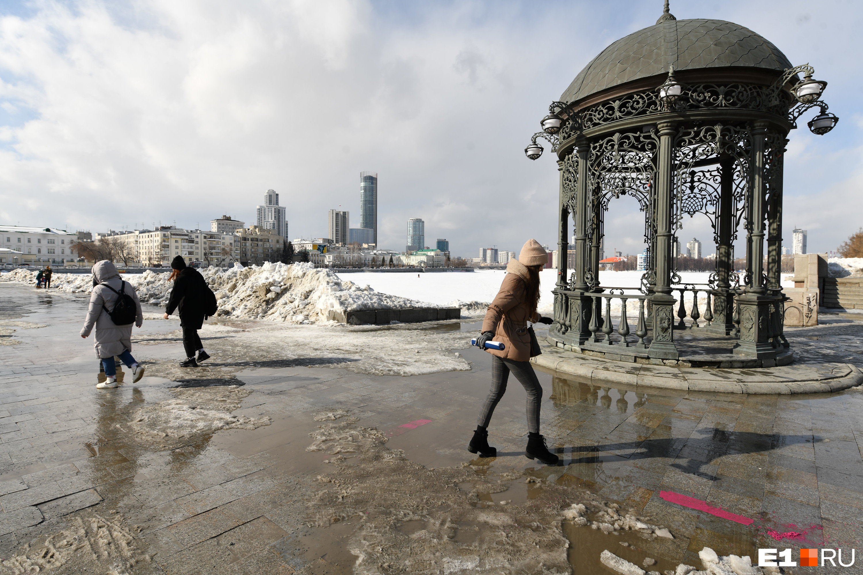 Сегодня завтра екатеринбург. Екатеринбург в феврале. В Екатеринбурге потеплеет. Идет потепление. Старое и новое.