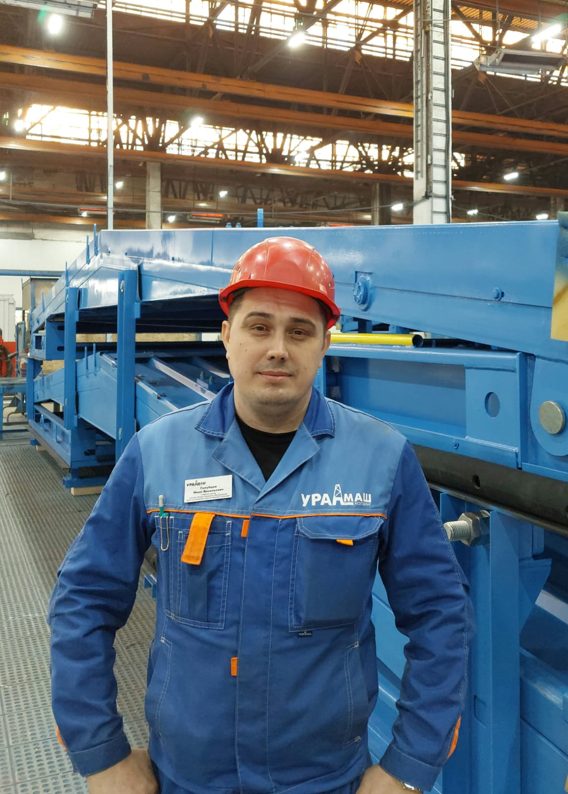 Иван Голубцов трудится на «Заводе БКУ» — филиале предприятия «Уралмаш НГО Холдинг» — пятый год, он устроился на работу, как раз когда был запущен выпуск нефтегазового оборудования