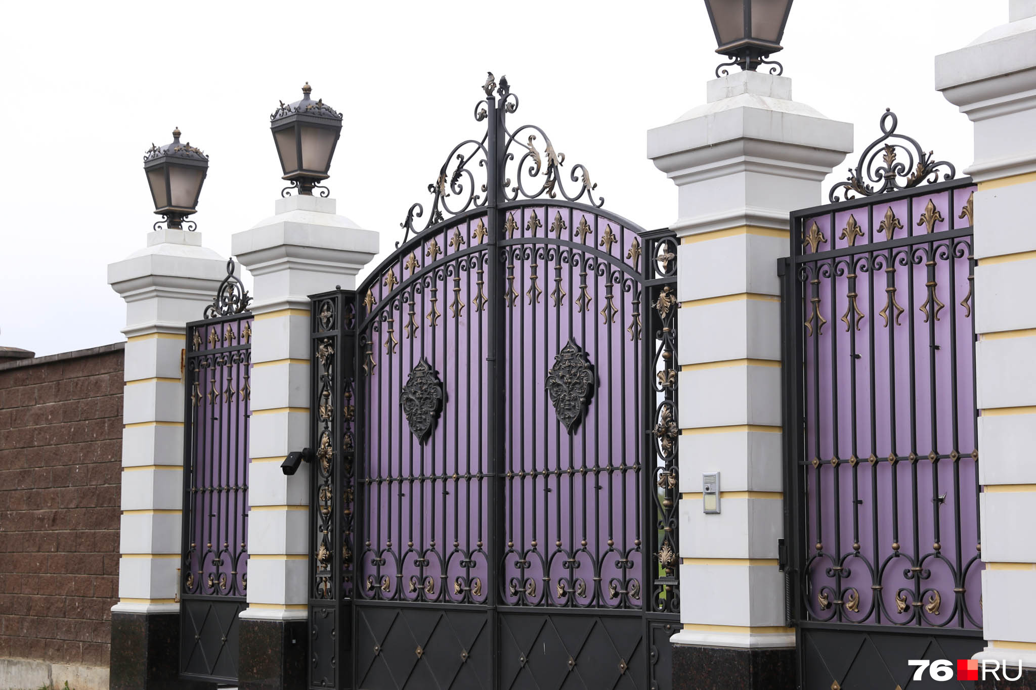 Как выглядит особняк миллиардера Вадима Якунина в Ярославской области в ...