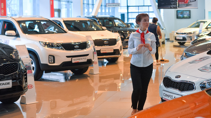В Минпромторге заявили, что цены на авто упадут. Объясняем, так ли это