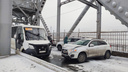 На Северодвинском мосту произошло сразу два ДТП — движение затруднено