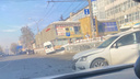 На видео попал момент столкновения иномарки со скорой в Новосибирске