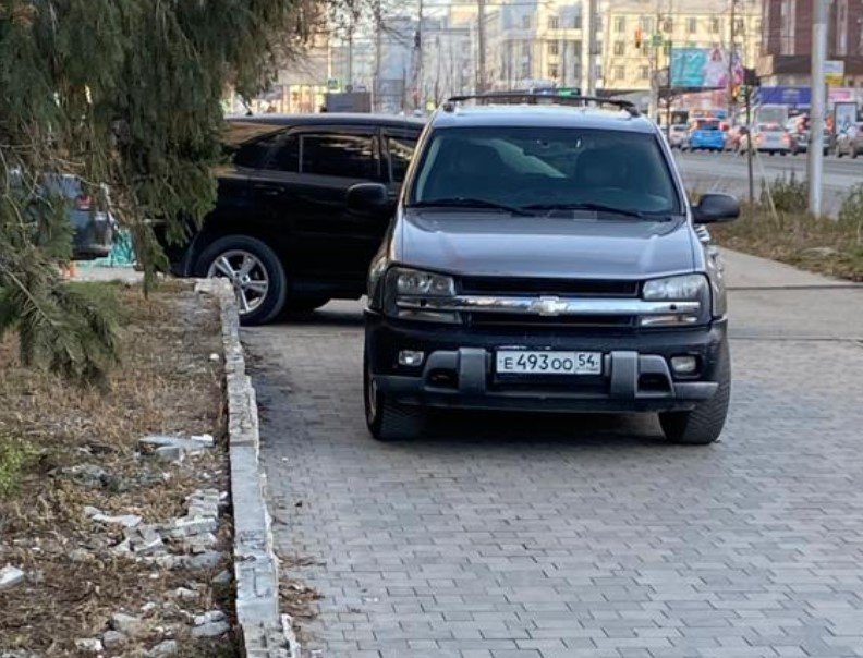 Стоянка на тротуаре Стоянка на тротуаре
