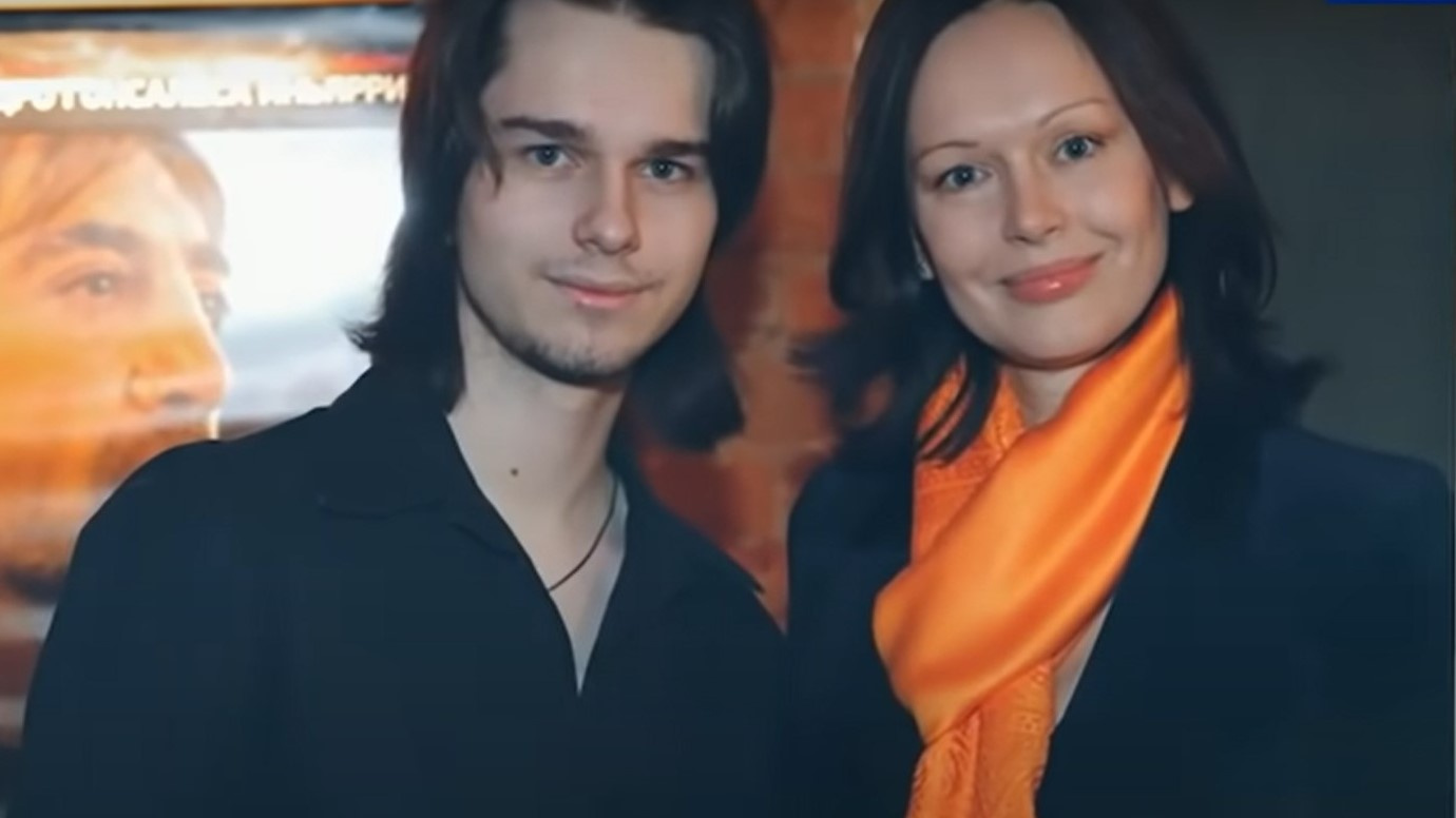 На фото Ирина с их общим сыном Андреем