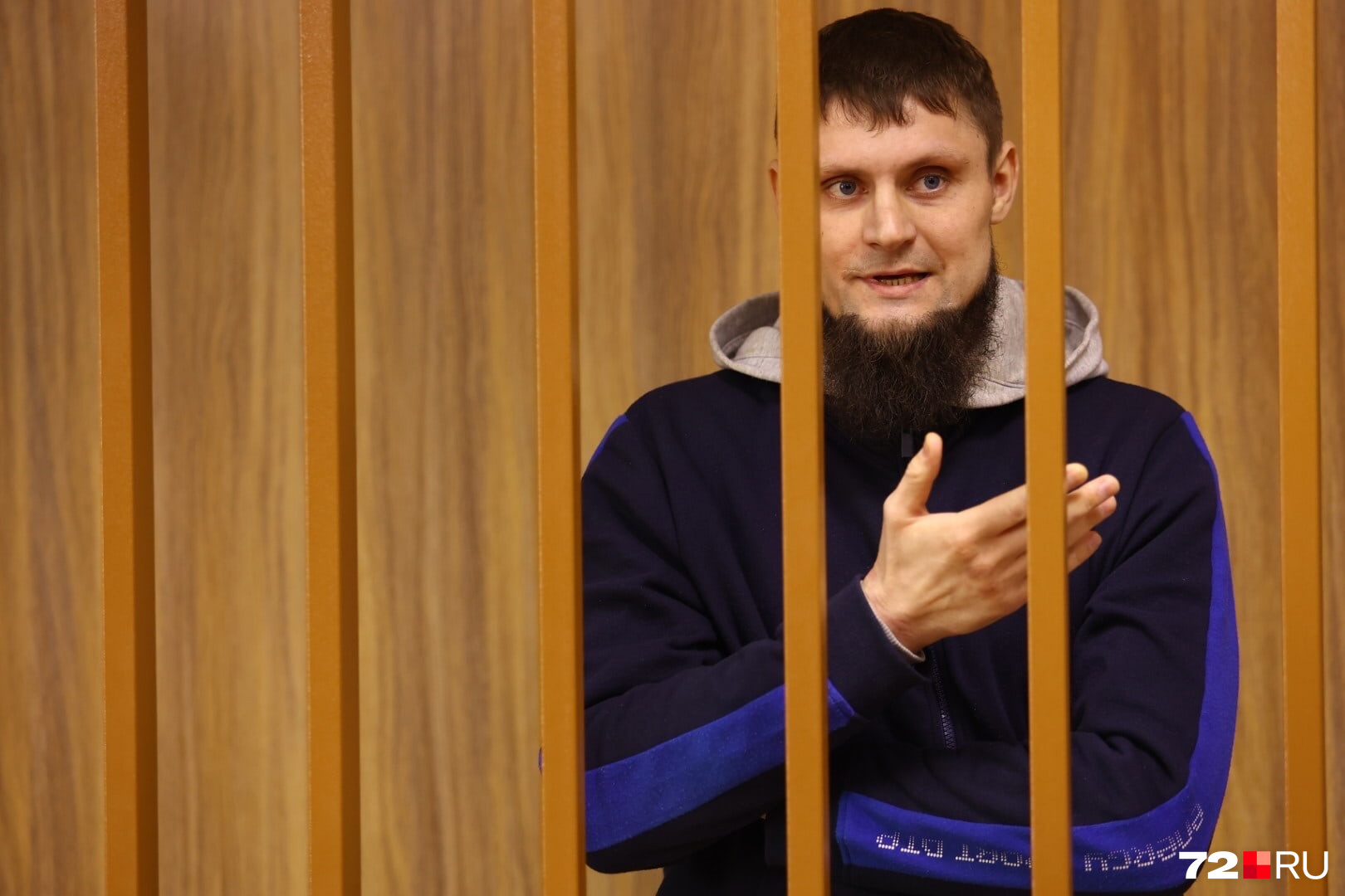 Жириков обвиняет СМИ в том, что они писали про него клевету. На самом деле он ничего плохого не делал и не понимал, что его разыскивают Жириков обвиняет СМИ в том, что они писали про него клевету. На самом деле он ничего плохого не делал и не понимал, что его разыскивают