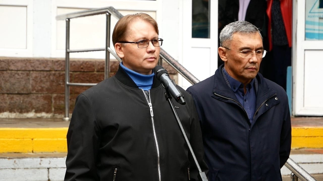 Мэр города Олег Фролов Мэр города Олег Фролов