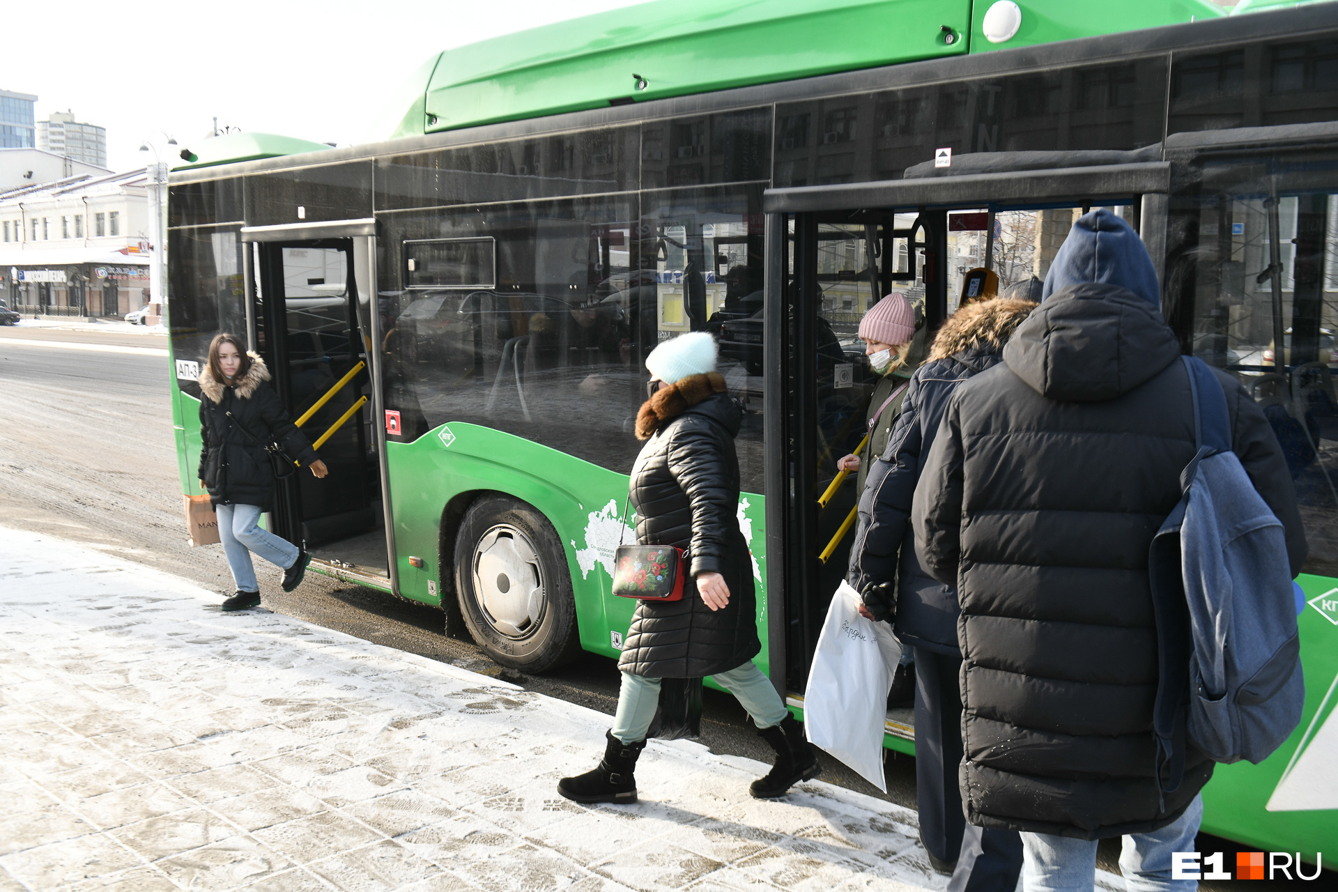 В Екатеринбурге решили взвинтить штрафы для безбилетников в общественном транспорте